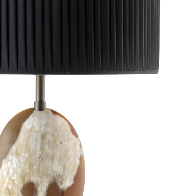Lampade - Eclisse lampada da tavolo in corno opaco e ottone brunito - dettaglio - Arcahorn